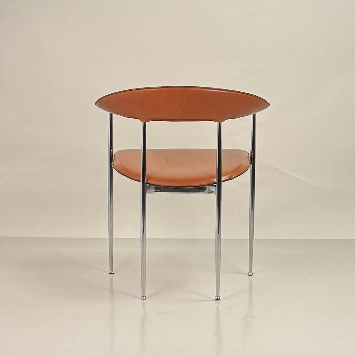Pair of Vintage Cognac Leather P40 Chairs by Vegni & Gualtierotti